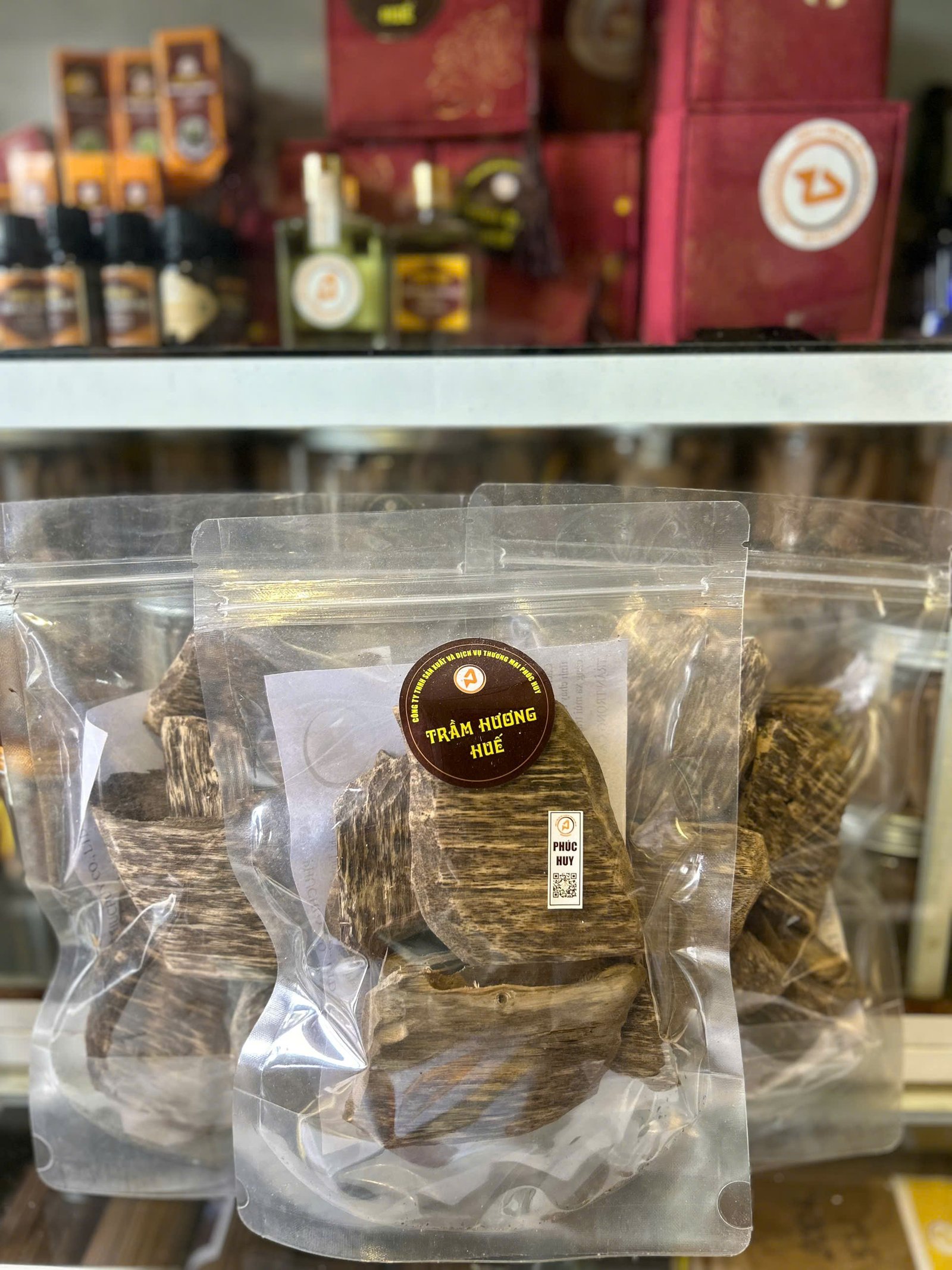 TRẦM MIẾNG DÒNG KHOAN
